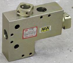 �p��������y